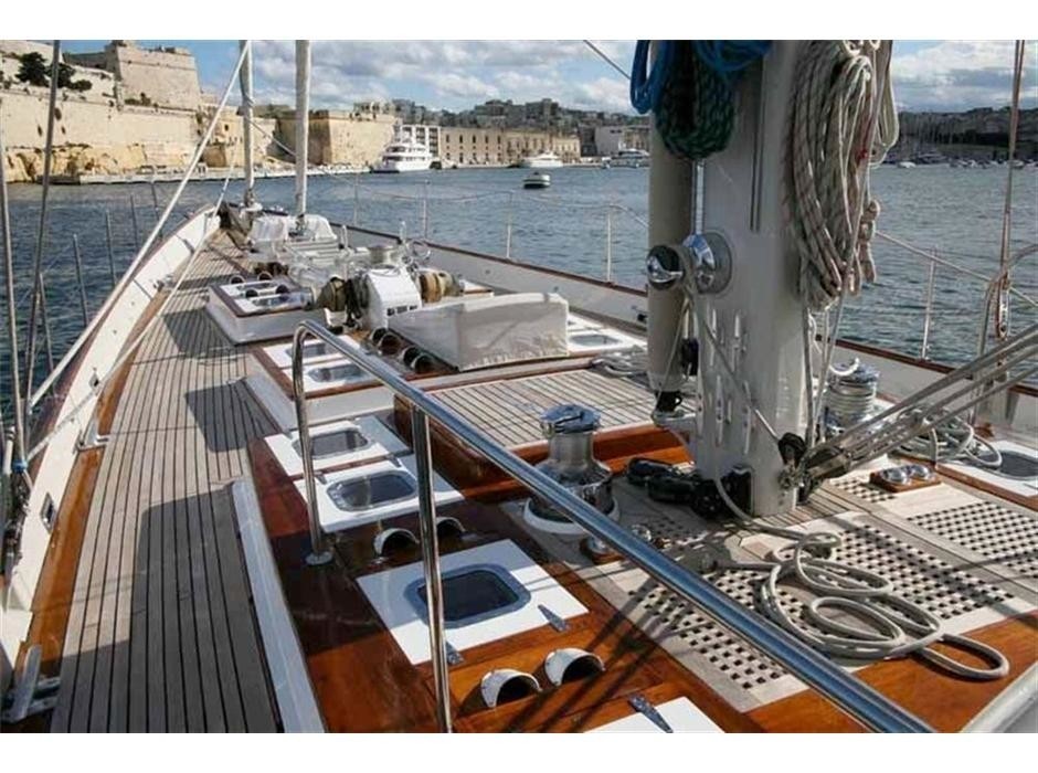 Yacht BLUE LEOPARD, Wm Osborne & Sons CHARTERWORLD Luxury Superyacht Charters